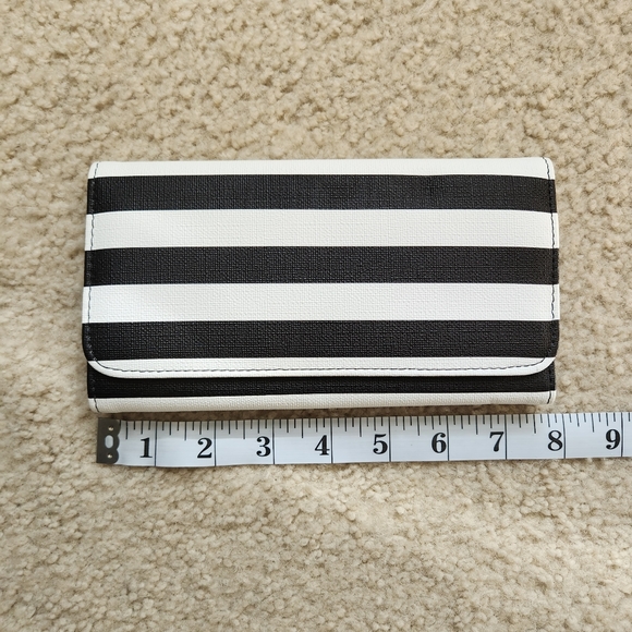 Kut from the Kloth Black and White Striped Wallet - Picture 1 of 4